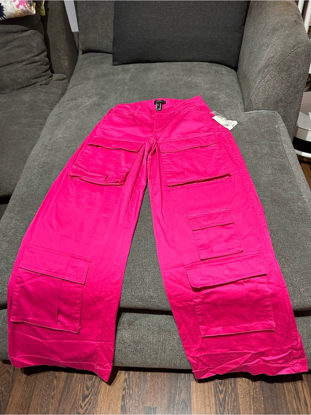 NWT- forever 21- Bright Hot Pink Wide-Leg Cargo Pants - size XS